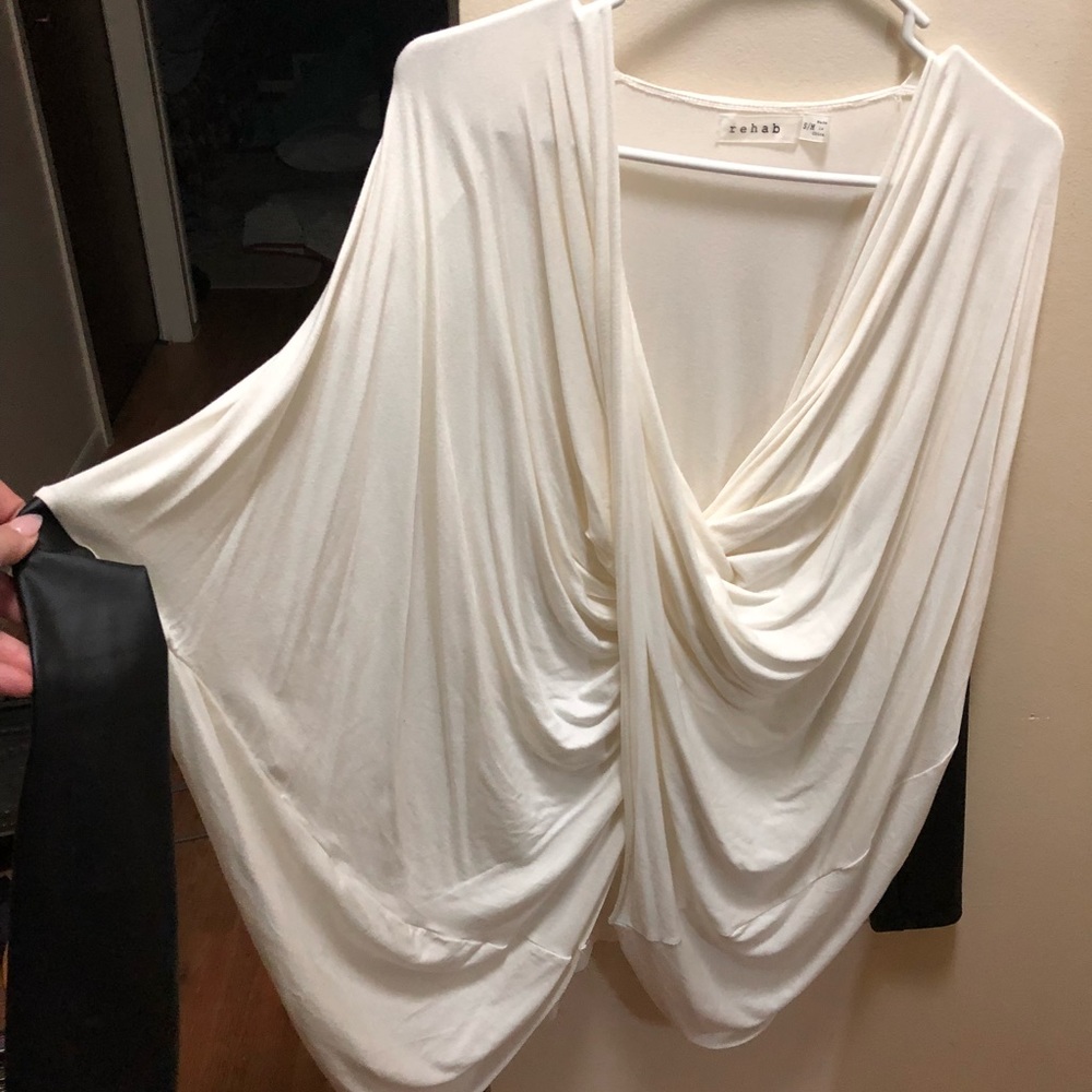 Botique loose fitting wrap shirt. - Picture 2 of 4